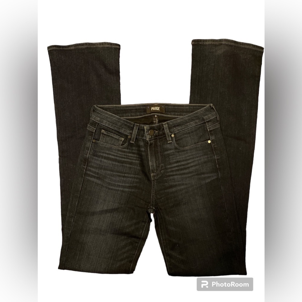 PAIGE MANHATTAN BOOT CUT JEANS SIZE 28 like new condition.